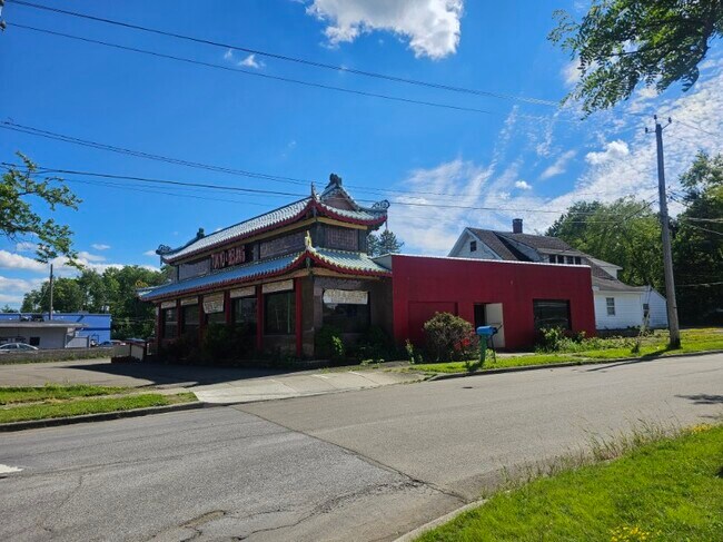 Plus de détails pour 816 Foote Ave, Jamestown, NY - Commerce de détail à vendre
