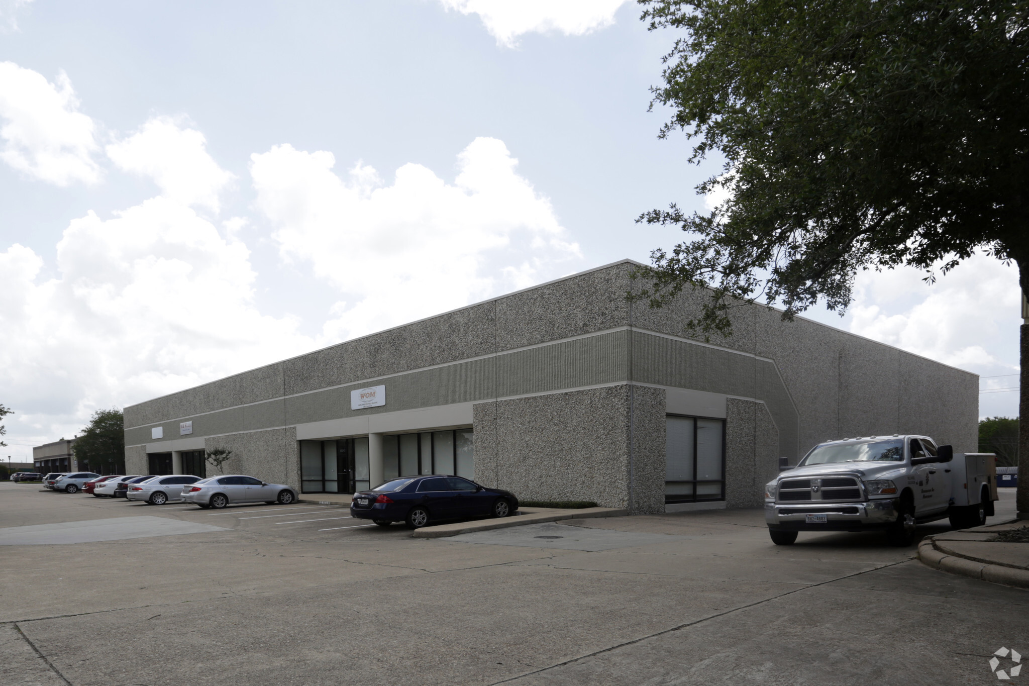 4003 Greenbriar Dr, Stafford, TX for lease Primary Photo- Image 1 of 8