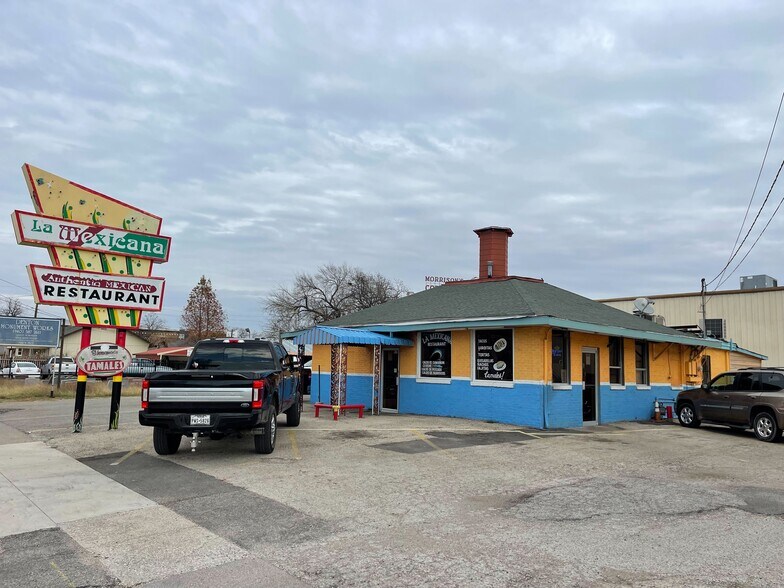 619 S Locust St, Denton, TX for lease - Primary Photo - Image 1 of 5