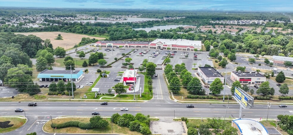 505-545 Berlin Cross Keys Rd, Sicklerville, NJ for lease - Aerial - Image 2 of 4