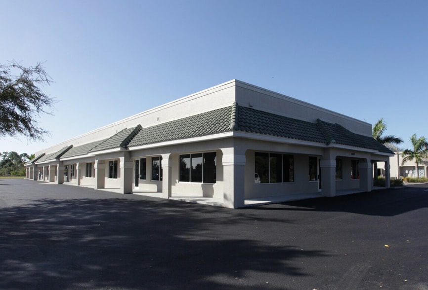 6025 Taylor Rd, Punta Gorda, FL for lease - Building Photo - Image 3 of 4