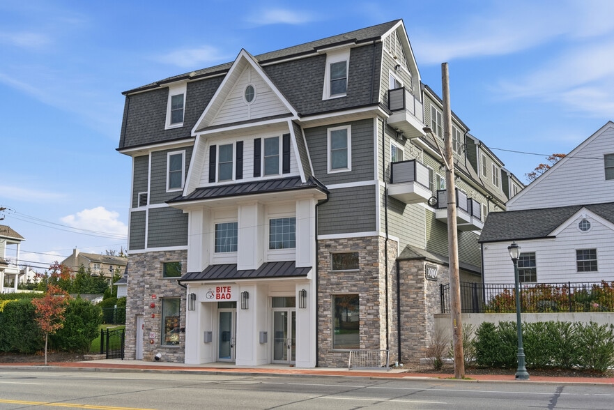 1080 New York Ave, Huntington Station, NY for sale - Building Photo - Image 3 of 25