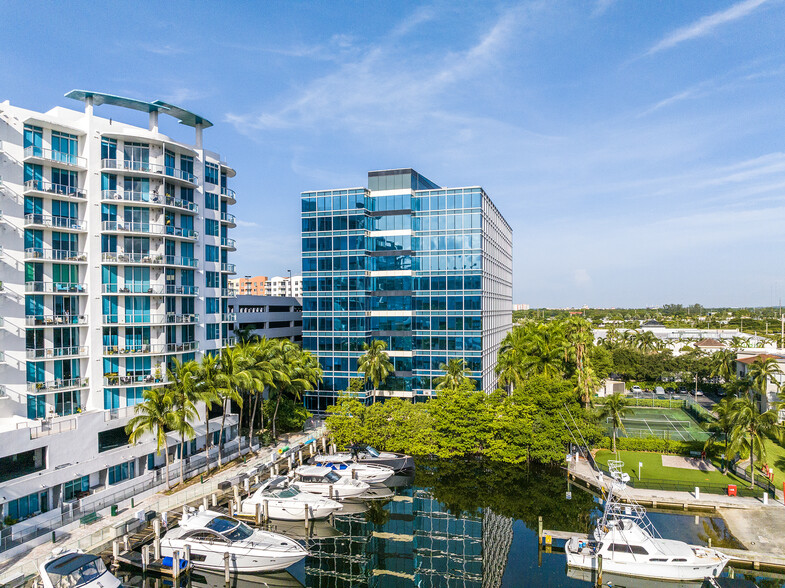 18851 NE 29th Ave, Aventura, FL à louer - Photo du b timent - Image 1 de 9