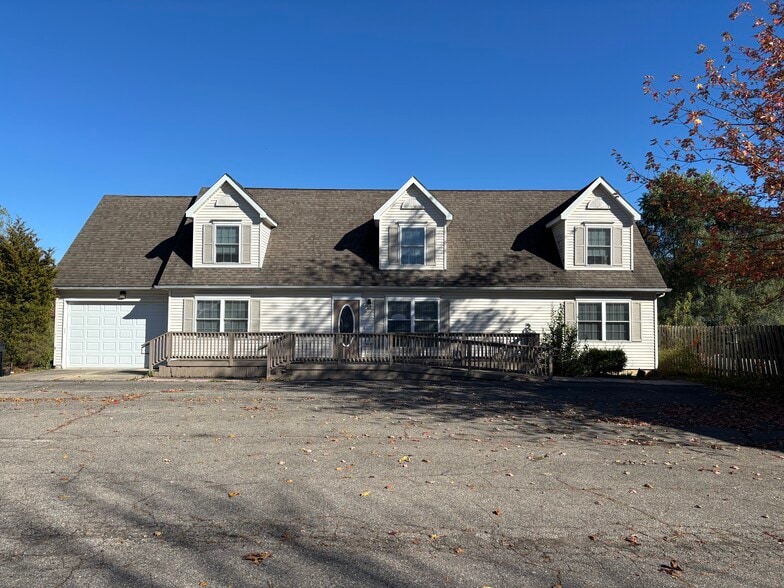 621 S Grand Ave, Fowlerville, MI for sale - Building Photo - Image 1 of 16