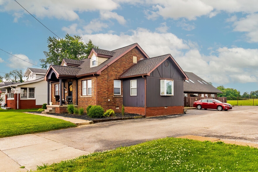 1410 N Weinbach Ave, Evansville, IN for sale - Primary Photo - Image 1 of 13