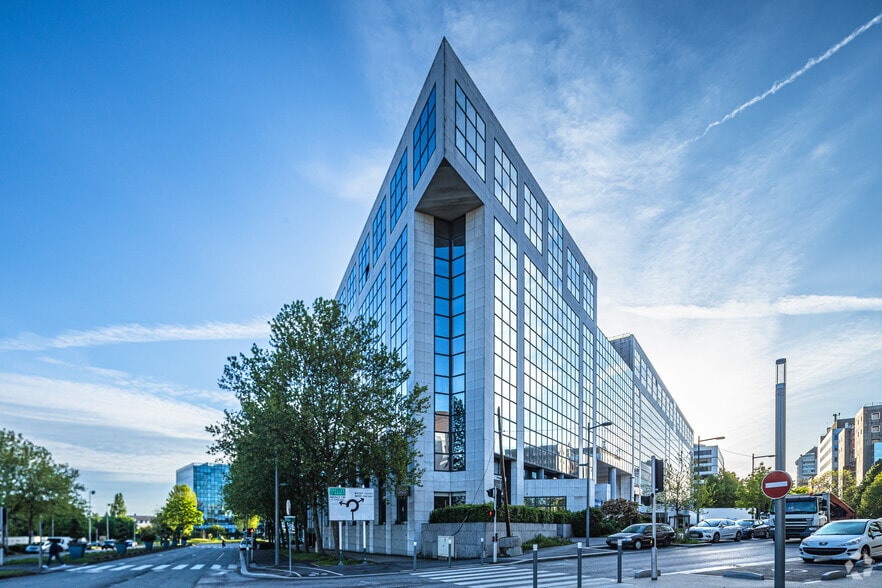 10 Boulevard Du Mont D'Est, Noisy-le-Grand for lease - Building Photo - Image 2 of 4