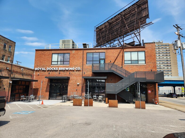 2814 Detroit Ave, Cleveland, OH for lease - Building Photo - Image 2 of 10