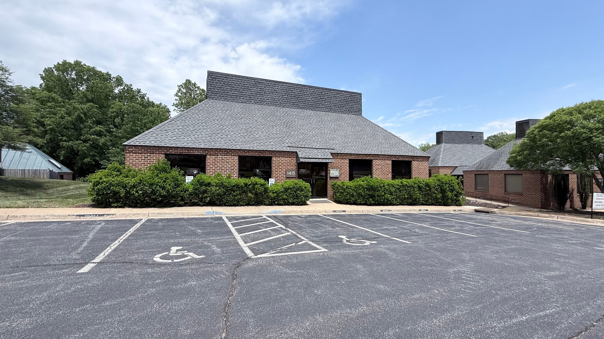 1415 Sachem Pl, Charlottesville, VA for lease Interior Photo- Image 1 of 15