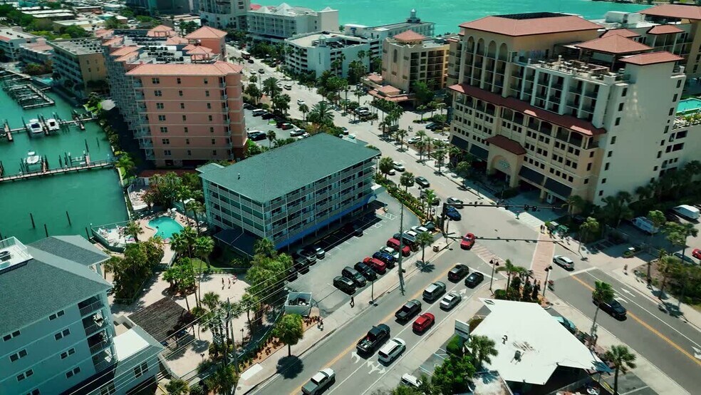 504 S Gulfview Blvd, Clearwater Beach, FL à vendre - Vidéo sur l’inscription commerciale - Image 2 de 23