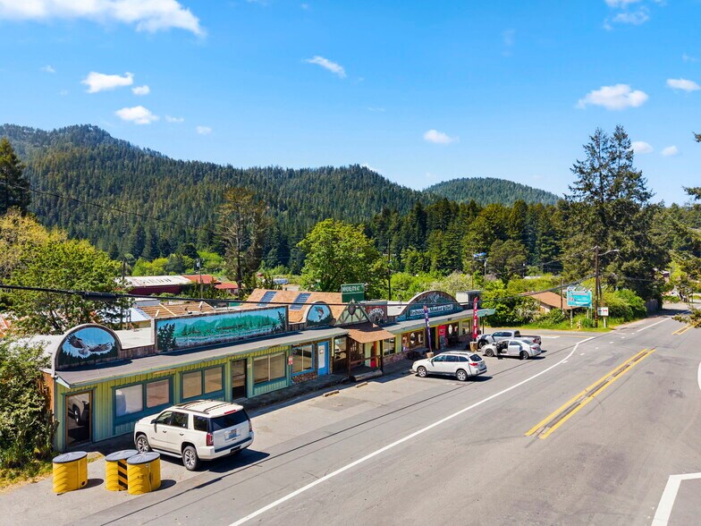 12880 Avenue of the Giants, Myers Flat, CA à vendre - Photo du bâtiment - Image 2 de 22