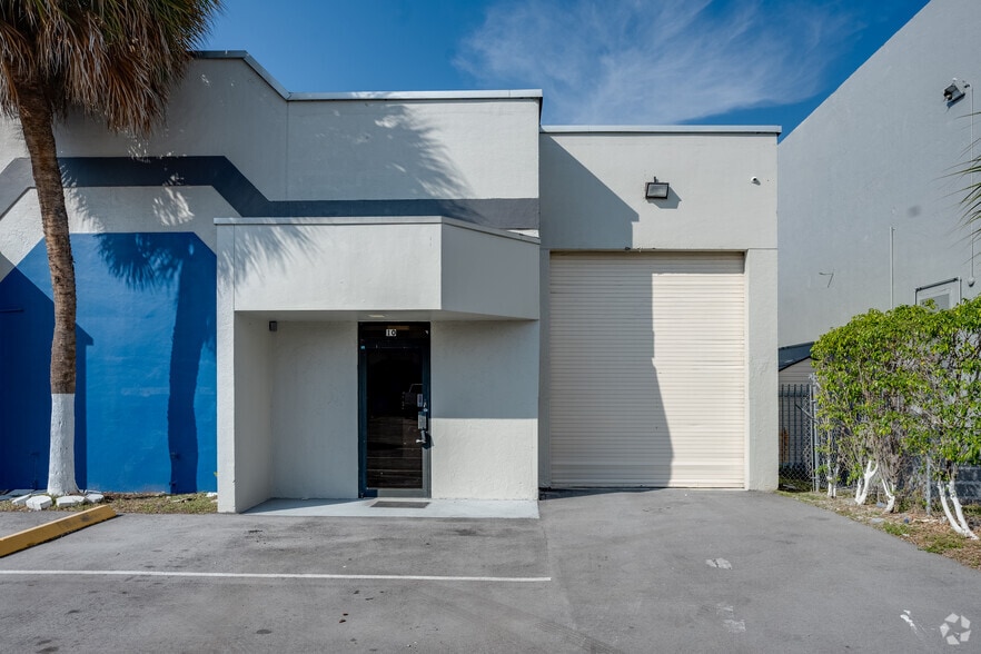 2699 W 79th St, Hialeah, FL for lease - Building Photo - Image 1 of 8