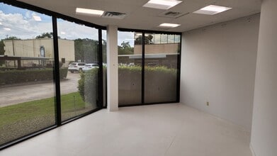 1240 Blalock Rd, Houston, TX for lease Interior Photo- Image 2 of 2