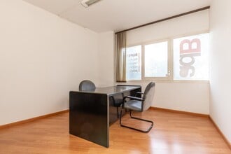 Office in Esplugues de Llobregat, Barcelona for lease Interior Photo- Image 2 of 17
