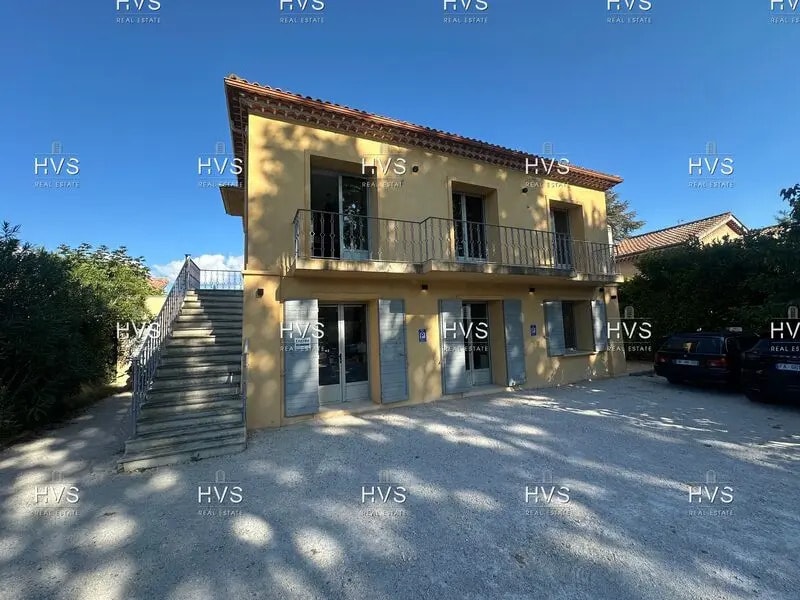 Office in Aix-en-Provence for lease Building Photo- Image 1 of 12