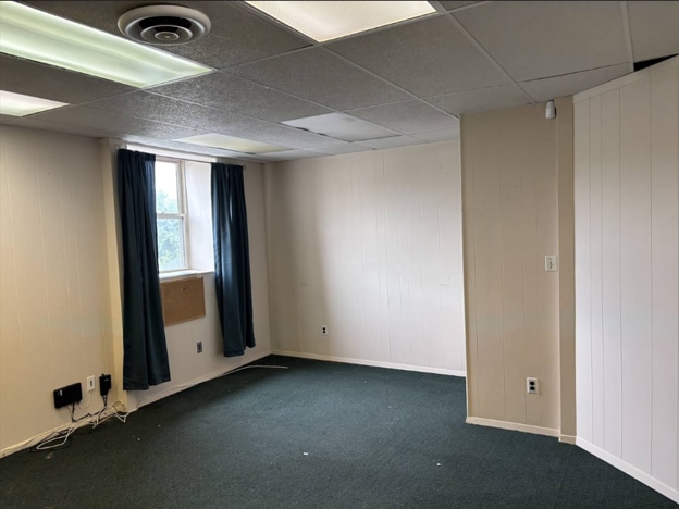 5 Fifth Ave, Bay Shore, NY for lease - Building Photo - Image 3 of 9