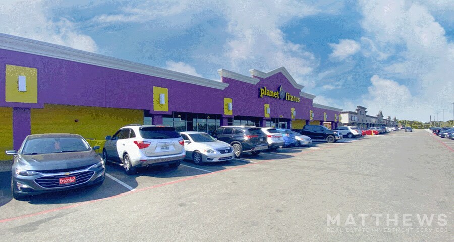 2740-2770 Valwood Pky, Farmers Branch, TX for lease Building Photo- Image 1 of 5