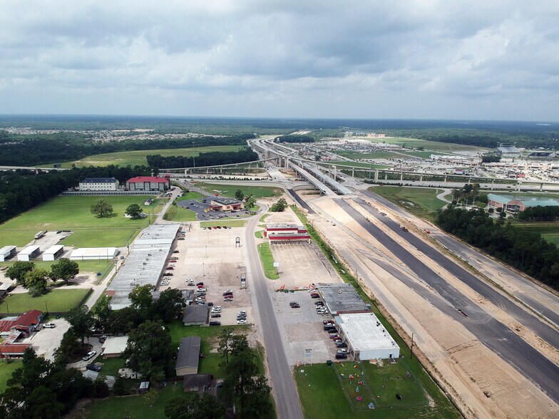 22480-22606 Community Dr, New Caney, TX for lease - Primary Photo - Image 1 of 8