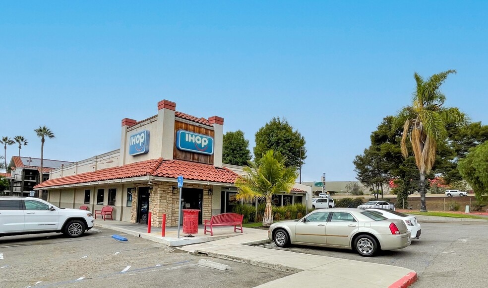 632 Sycamore Ave, Vista, CA à louer - Photo du bâtiment - Image 2 de 3