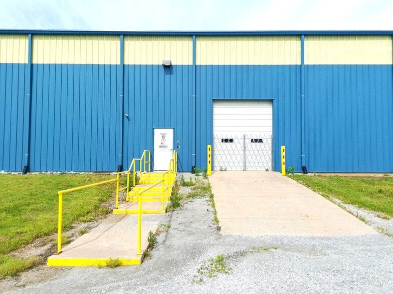 2405 Industrial Pky, Miami, OK à vendre - Photo du bâtiment - Image 2 de 2