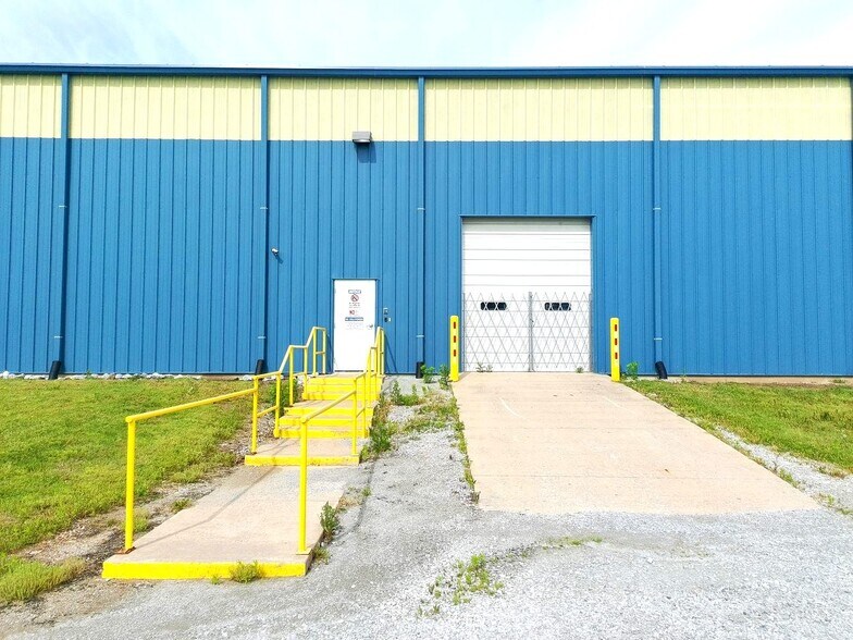 2405 Industrial Pky, Miami, OK à vendre - Photo du bâtiment - Image 2 de 2