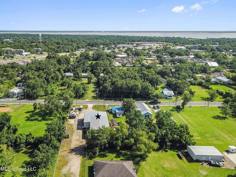 526 Main St, Bay Saint Louis, MS à vendre - Photo du bâtiment - Image 2 de 42