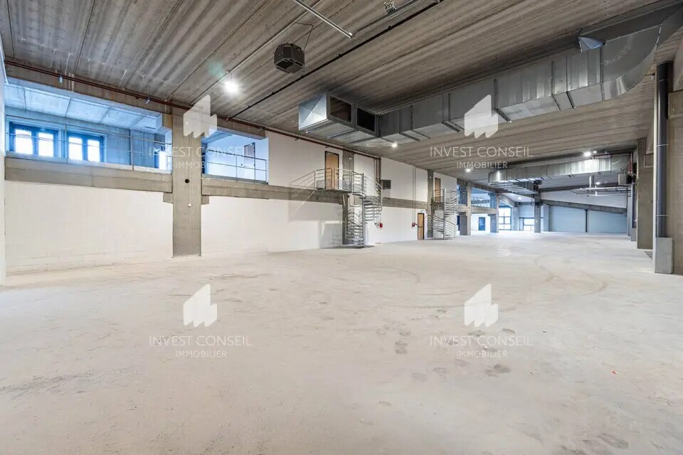 Flex in Colombes for lease Interior Photo- Image 1 of 10