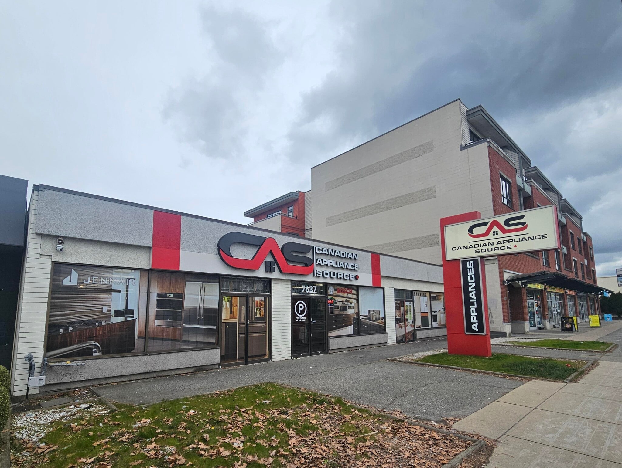 7637 Edmonds St, Burnaby, BC for lease Building Photo- Image 1 of 10