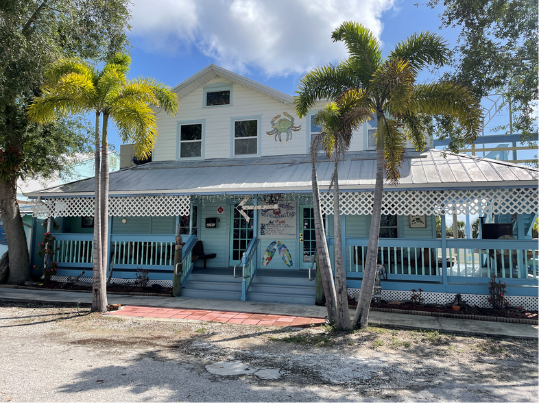 4391 Dixie Hwy NE, Palm Bay, FL à vendre - Photo du bâtiment - Image 1 de 16