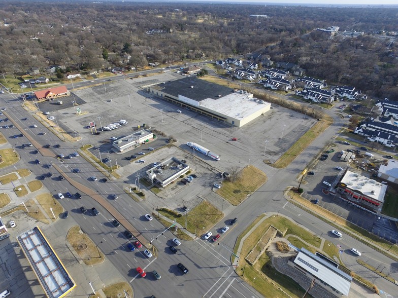 8701-8817 Shawnee Mission Pky, Mission, KS à vendre - Photo du bâtiment - Image 1 de 1