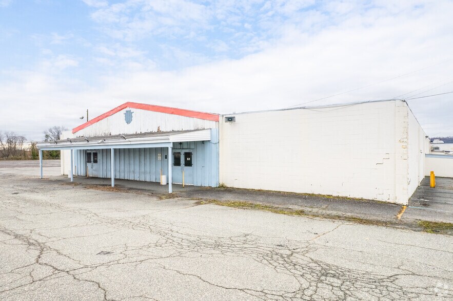 1100 E Philadelphia Ave, Gilbertsville, PA à louer - Photo du bâtiment - Image 1 de 6