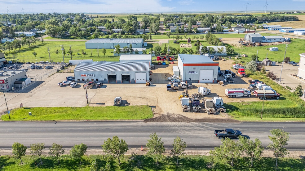505 1 Ave W, Assiniboia, SK à vendre - Photo du bâtiment - Image 2 de 6