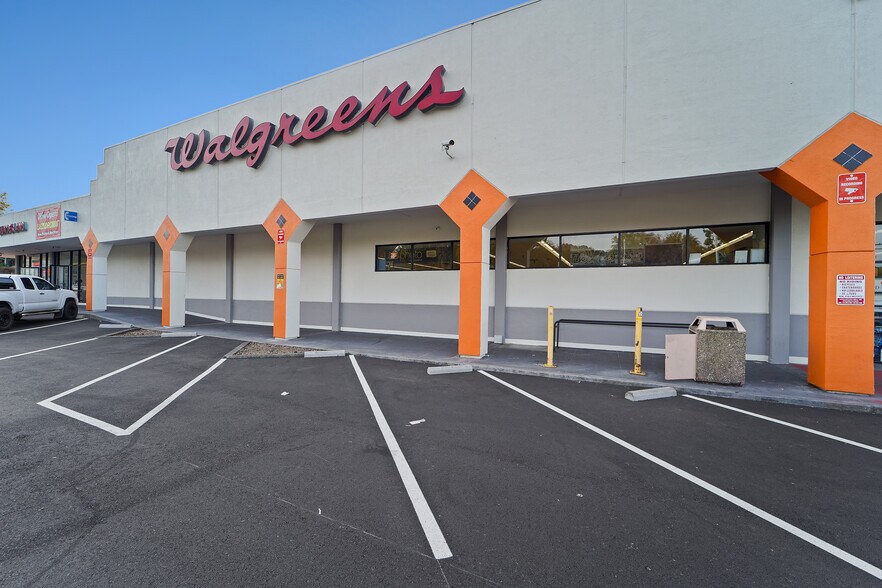 2621-2661 Springs Rd, Vallejo, CA à louer - Photo du bâtiment - Image 2 de 9