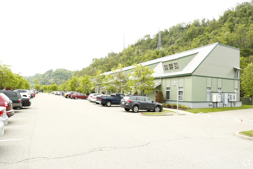 3850-3859 S Water St, Pittsburgh, PA à louer - Photo du bâtiment - Image 2 de 4