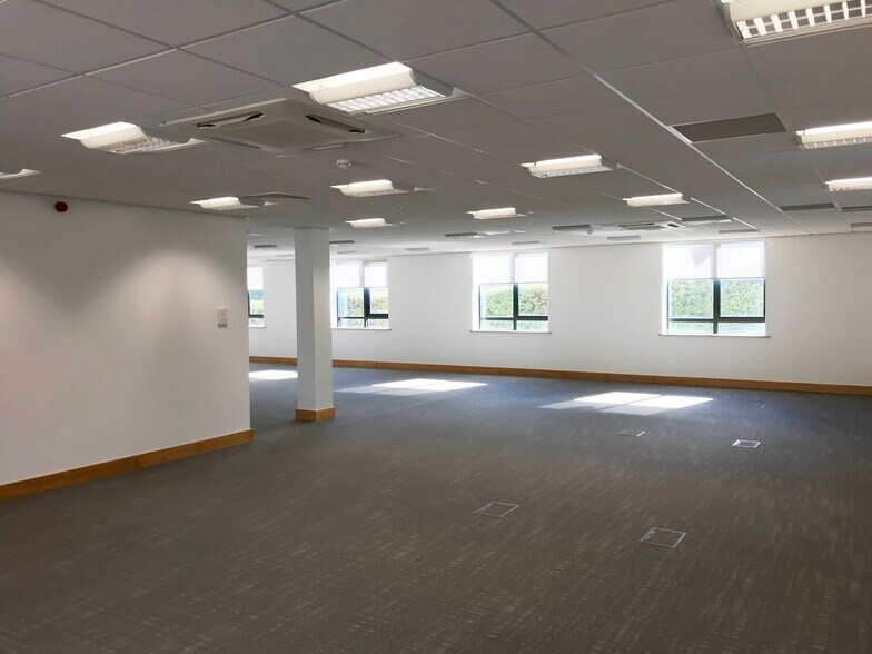 5 Calico Business Park, Tamworth à louer - Photo du bâtiment - Image 2 de 3