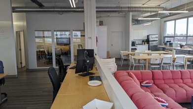 55 Av Du Mont-Royal O, Montréal, QC for lease Interior Photo- Image 2 of 6