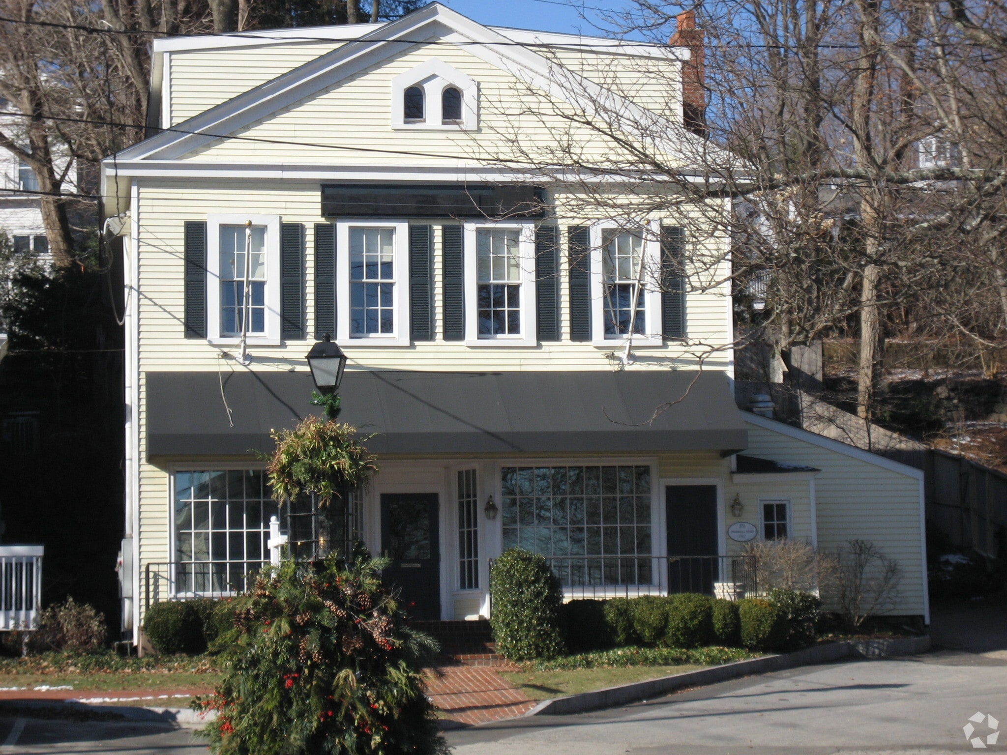 3 Essex Sq, Essex, CT for sale Primary Photo- Image 1 of 30