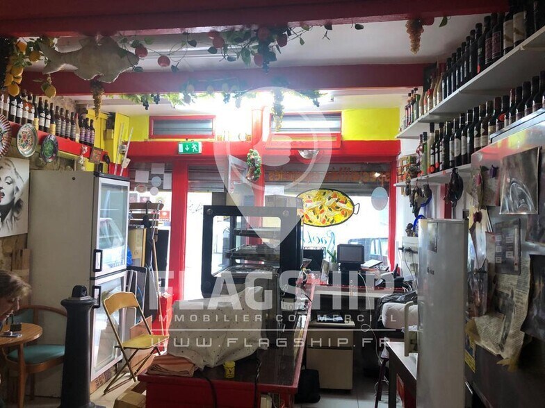 Retail in Paris for sale - Interior Photo - Image 2 of 9