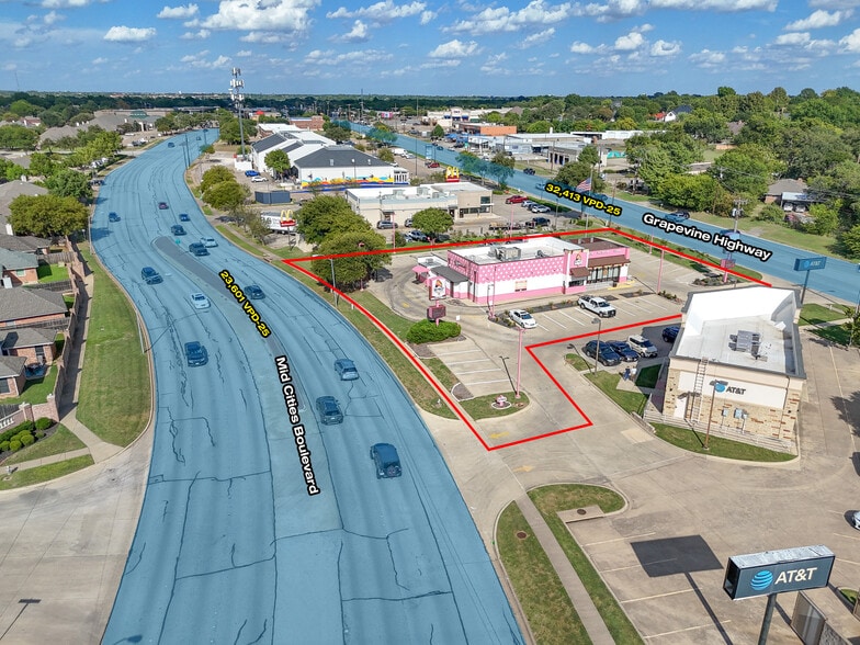 460 Grapevine Hwy, Hurst, TX à vendre - Photo du bâtiment - Image 3 de 9