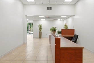 2727 W Alameda Ave, Burbank, CA à louer Photo intérieure- Image 2 de 11