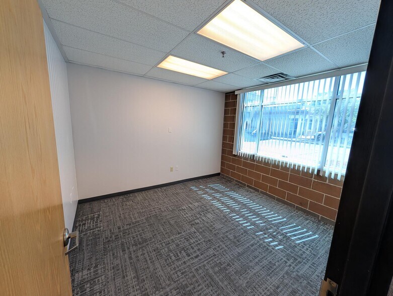 318 W Quail Trax Pl, Salt Lake City, UT à louer - Photo du bâtiment - Image 3 de 6