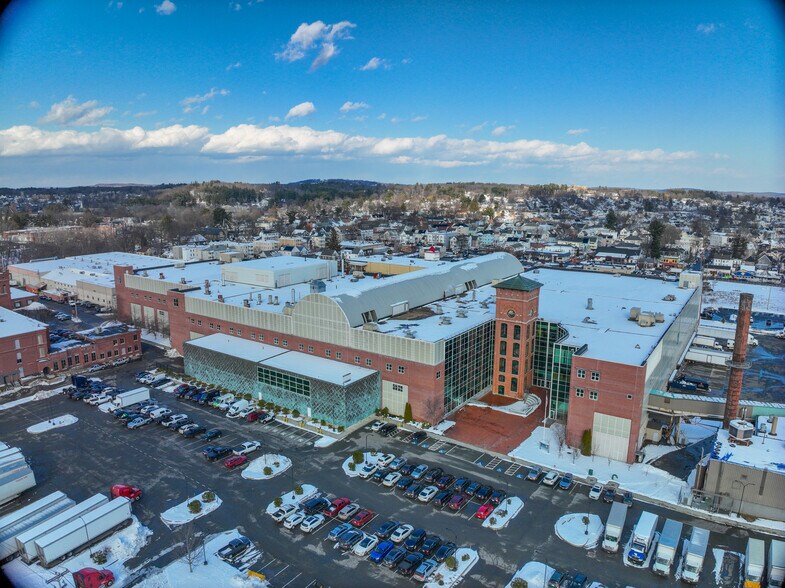 46 Stafford St, Lawrence, MA à louer - Communauté Matterport - Image 3 de 30