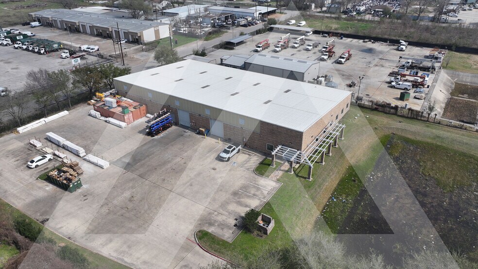 9424 W Little York Rd, Houston, TX à louer - Photo du bâtiment - Image 2 de 6