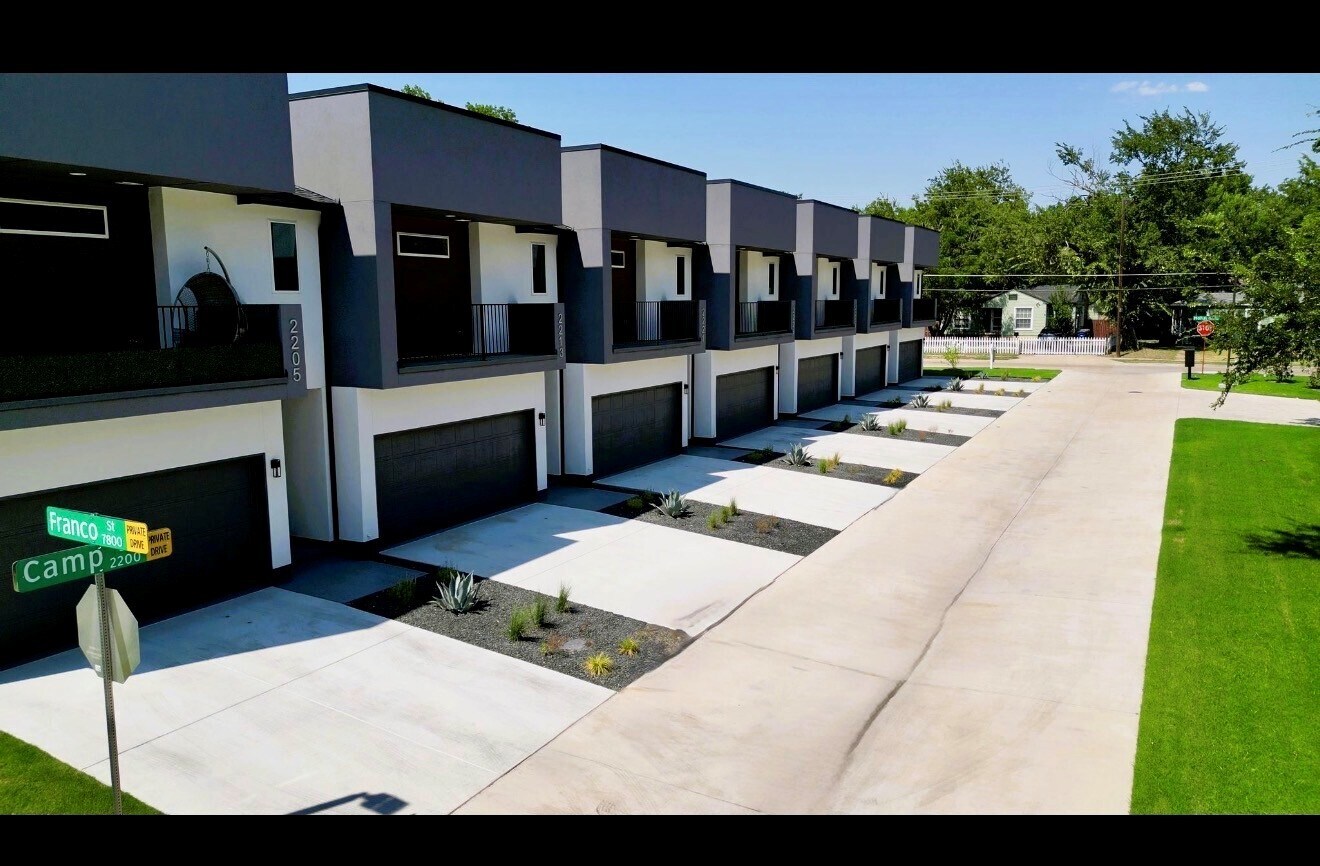 7811 Mohawk Dr, Dallas, TX à vendre Photo principale- Image 1 de 30