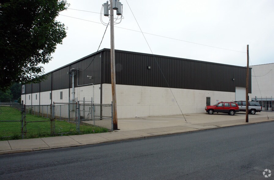 302 W Gordon St, Allentown, PA à vendre - Photo du bâtiment - Image 2 de 3