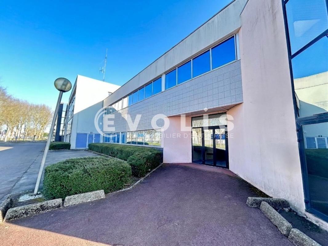 Office in Grigny for sale Building Photo- Image 1 of 7