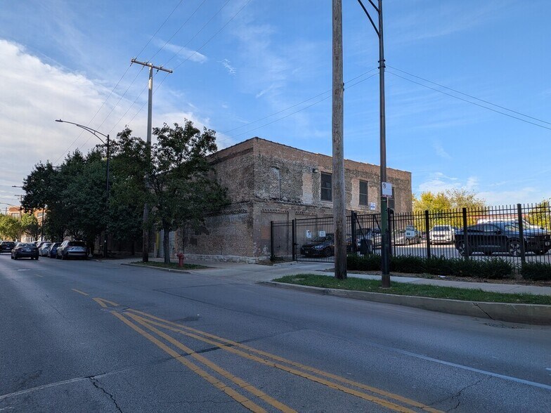 1740 W Webster Ave, Chicago, IL à louer - Photo du bâtiment - Image 2 de 20