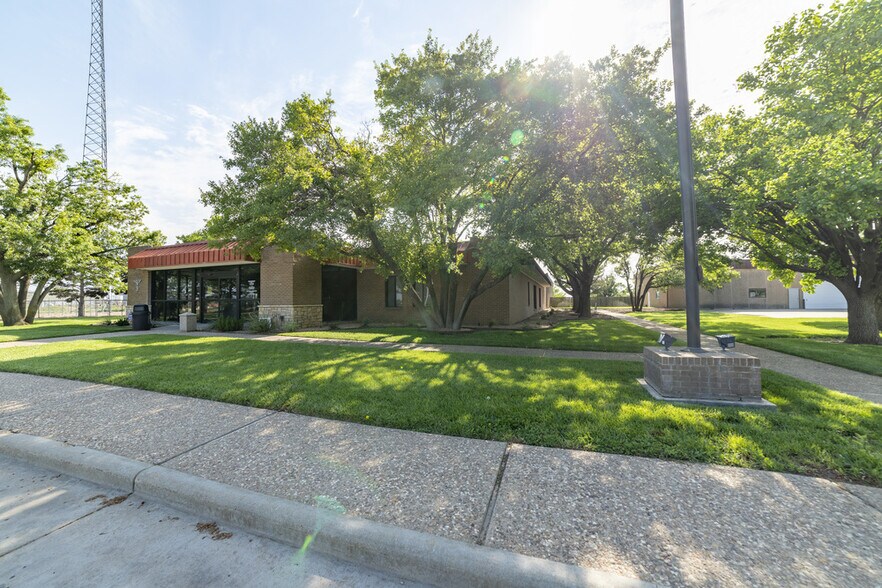 701 N Price Rd, Pampa, TX à louer - Photo du bâtiment - Image 2 de 22