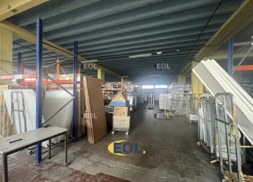 Flex in Bobigny for lease - Interior Photo - Image 2 of 14