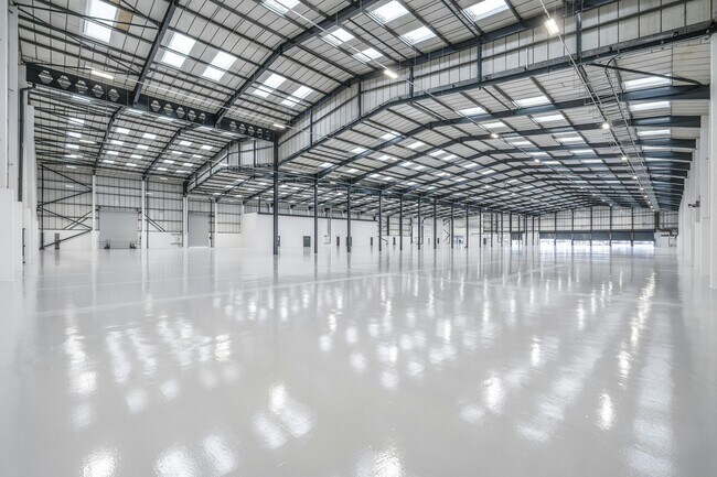 Plus de détails pour Stihl House, Stanhope Rd, Camberley - Industriel à louer