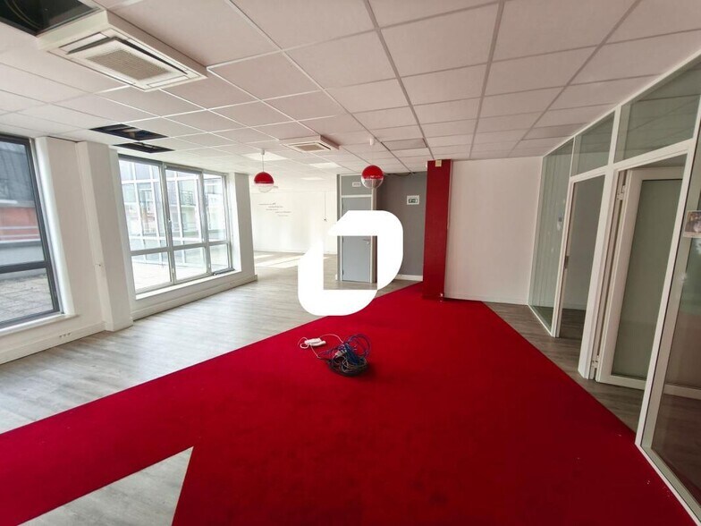 Bureau dans Neuilly-Plaisance à louer - Photo intérieure - Image 3 de 8